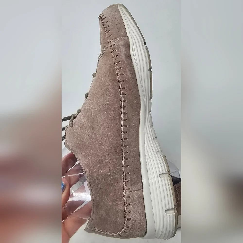 Skechers Women's Seager Prospect  Whipstitched Leather Memory Foam Sneaker Sz 10